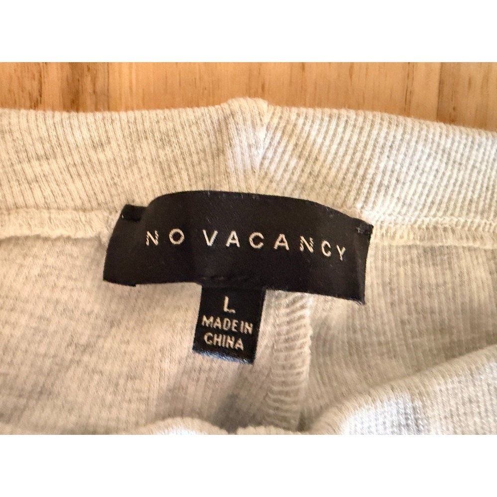 No Vacancy Gray Utility Lounge 2Pc Set L Cargo Cropped Hoodie & Zip Leggings NWT - Picture 8 of 9